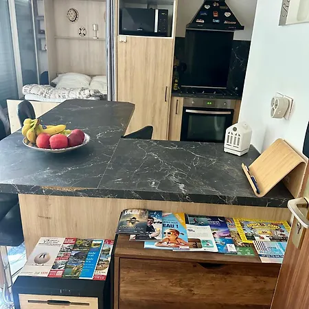 Renovated Loft Harbor & Within Walking Distance Ac Wi-fi * La Grande-Motte